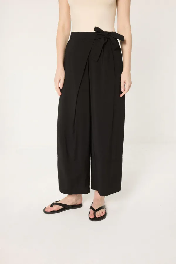 KUŞAK DETAYLI PANTOLON