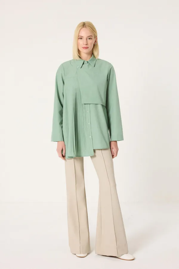 CHEMISE ASYMÉTRIQUE AVEC DÉTAILS PLISSÉS