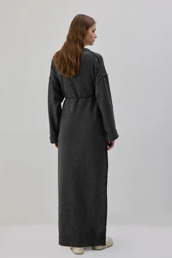 ROBE MAXI EN MAILLE AVEC CEINTURE