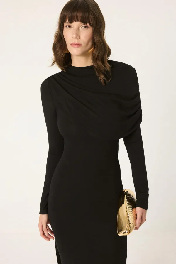 ŞAL DETAYLI ELBİSE