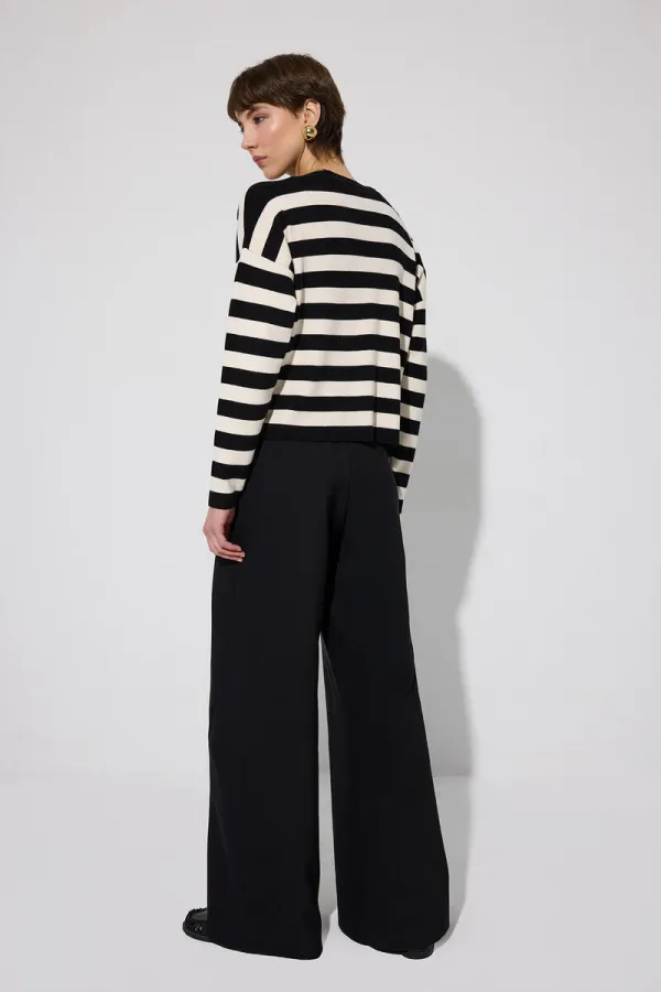 YUMUŞAK DOKULU TRİKO HIRKA