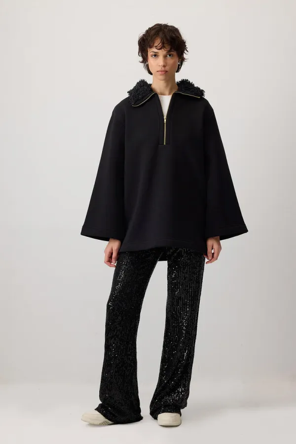 YAKASI KÜRKLÜ SWEATSHIRT YAKASI KÜRKLÜ SWEATSHIRT