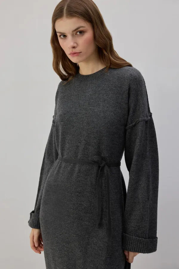 ROBE MAXI EN MAILLE AVEC CEINTURE