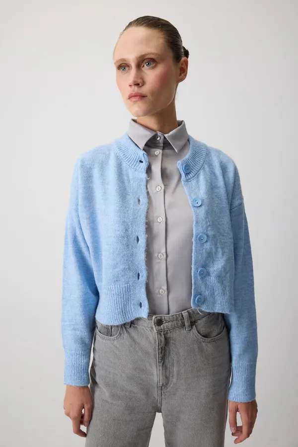 DÜĞMELİ KISA TRIKO HIRKA