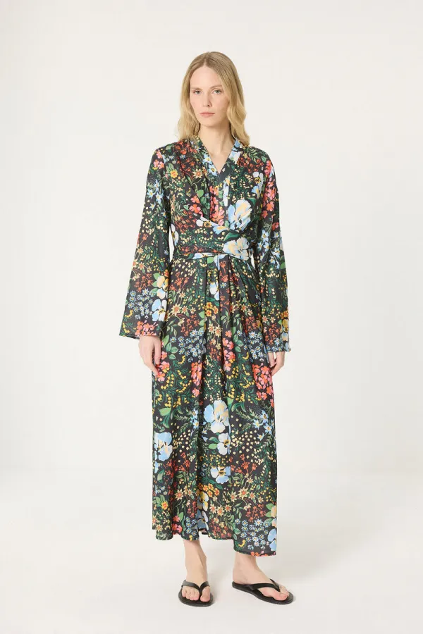 BELİ KUŞAKLI DESENLİ ELBİSE