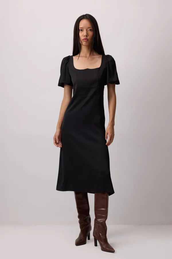 OMUZ BÜZGÜLÜ KISA KOLLU ELBİSE