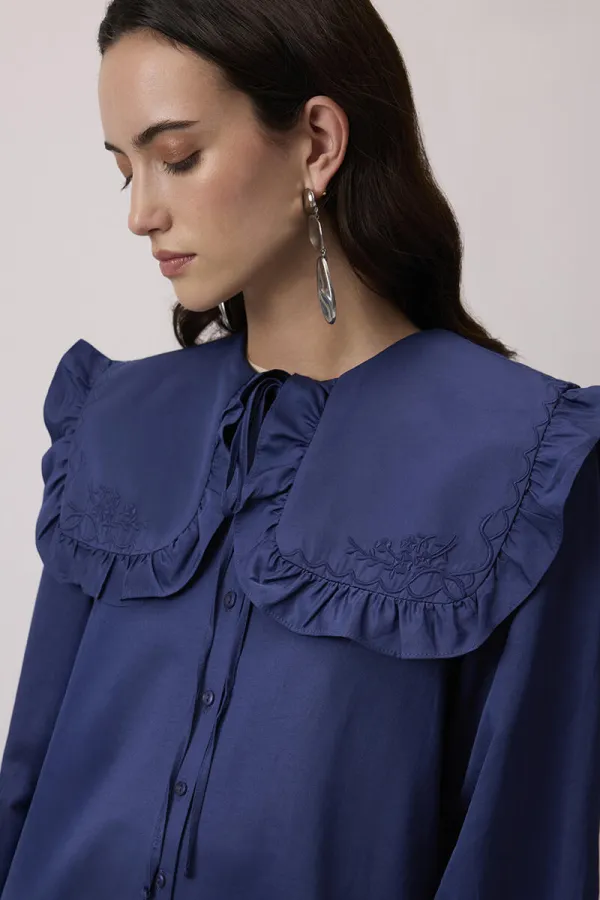 CHEMISE À COL MARIN À VOLANTS
