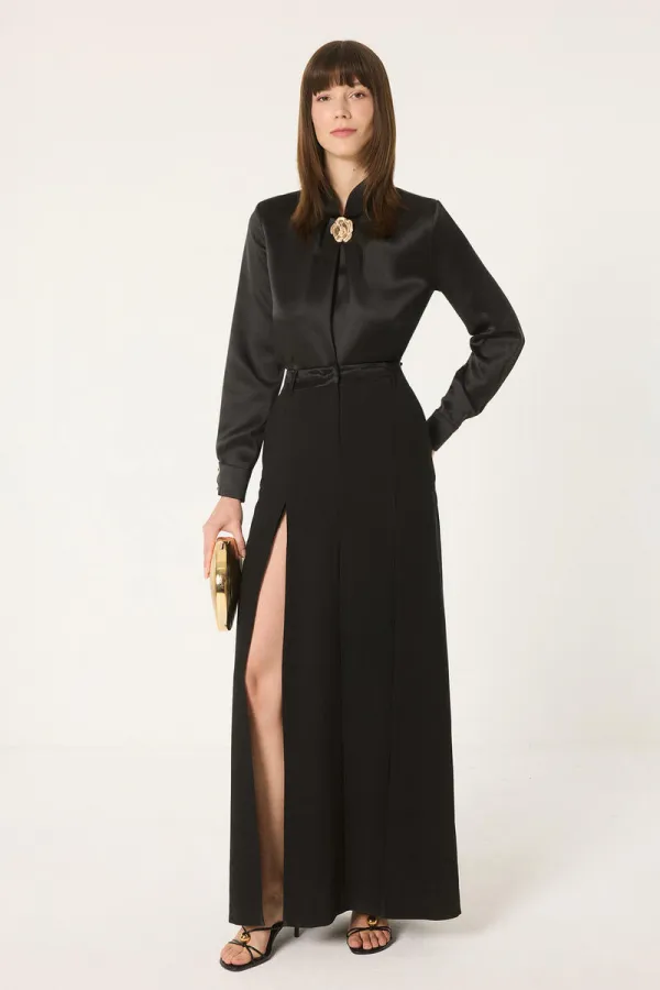 Tunique détaillée avec accessoires