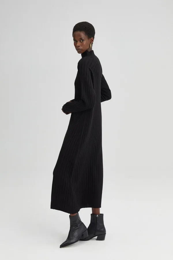 FİTİLLİ DİK YAKA TRİKO ELBİSE