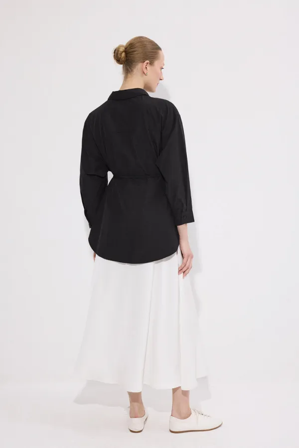 CHEMISE FINE À CEINTURE ET POCHES