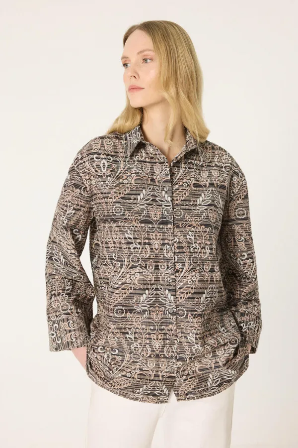 CHEMISE À MOTIFS ETHNIQUES