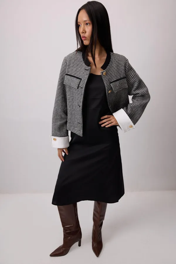 OMUZ BÜZGÜLÜ KISA KOLLU ELBİSE