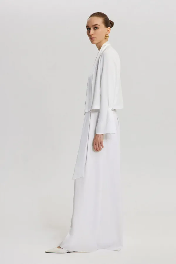 VESTE EN SATIN AVEC DÉTAIL DE CEINTURE