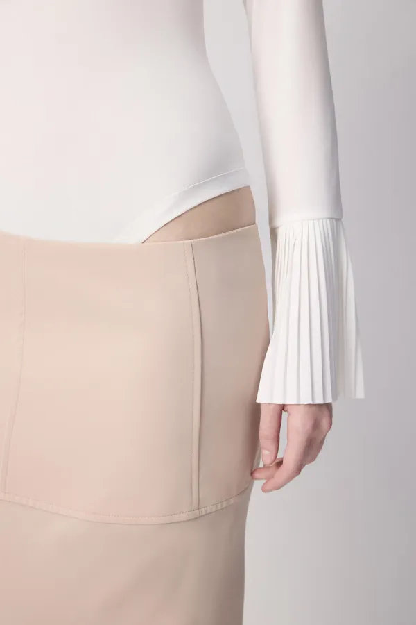 PLEATED CUFF BODY PLEATED CUFF BODY