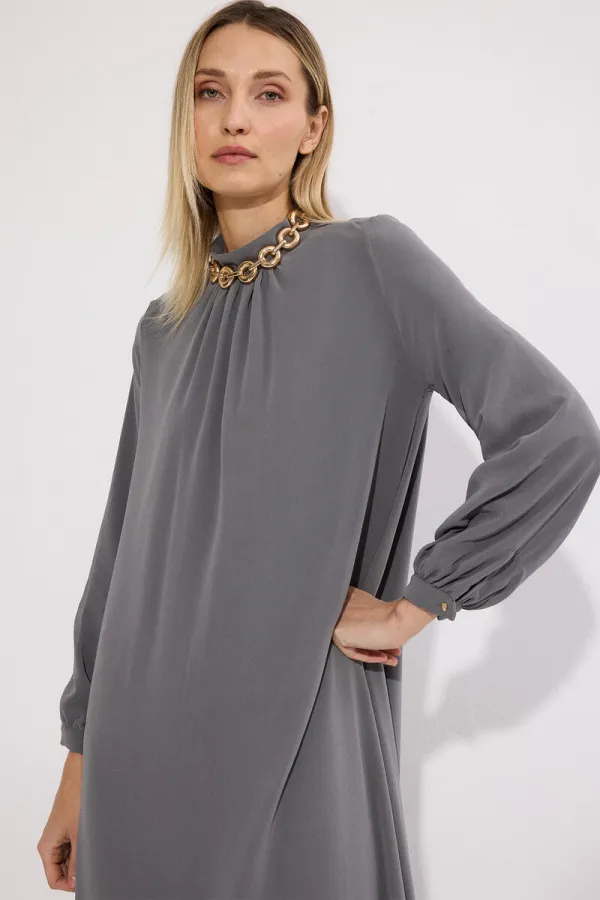 DİK YAKA ŞİFON ELBİSE