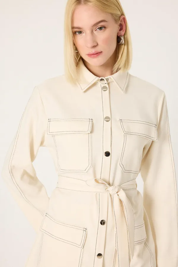 CHEMISE À COUTURES CONTRASTÉES