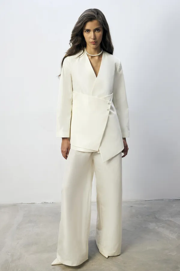 DÜĞME DETAYLI ASİMETRİK CEKET PANTOLON TAKIM