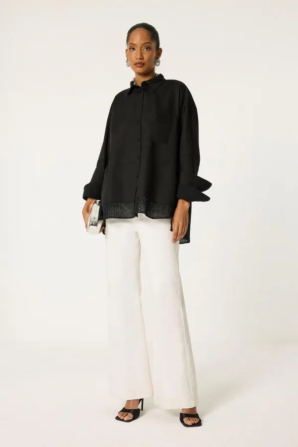 CHEMISE AVEC DÉTAILS EN DENTELLE