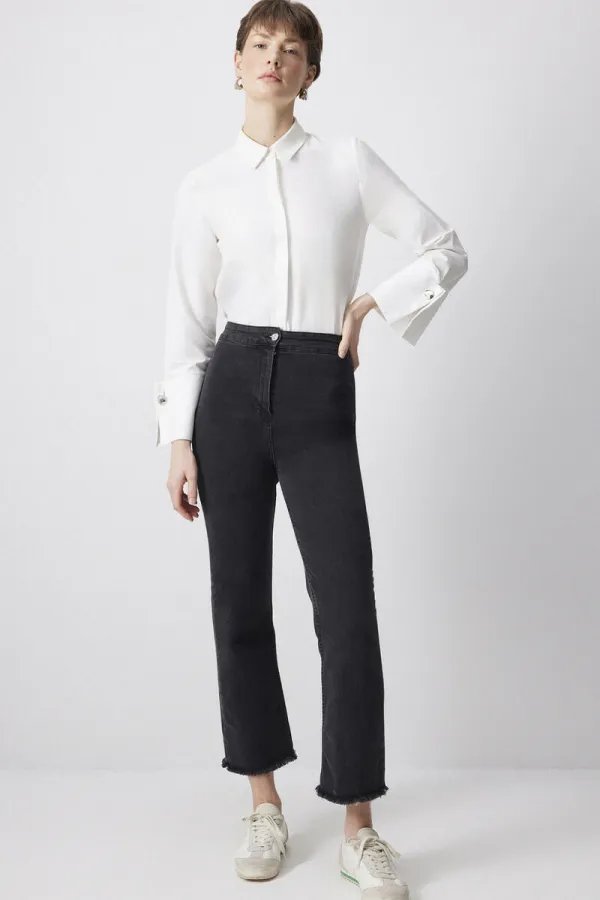 DENIM PANTS WITH FRINGED HEM