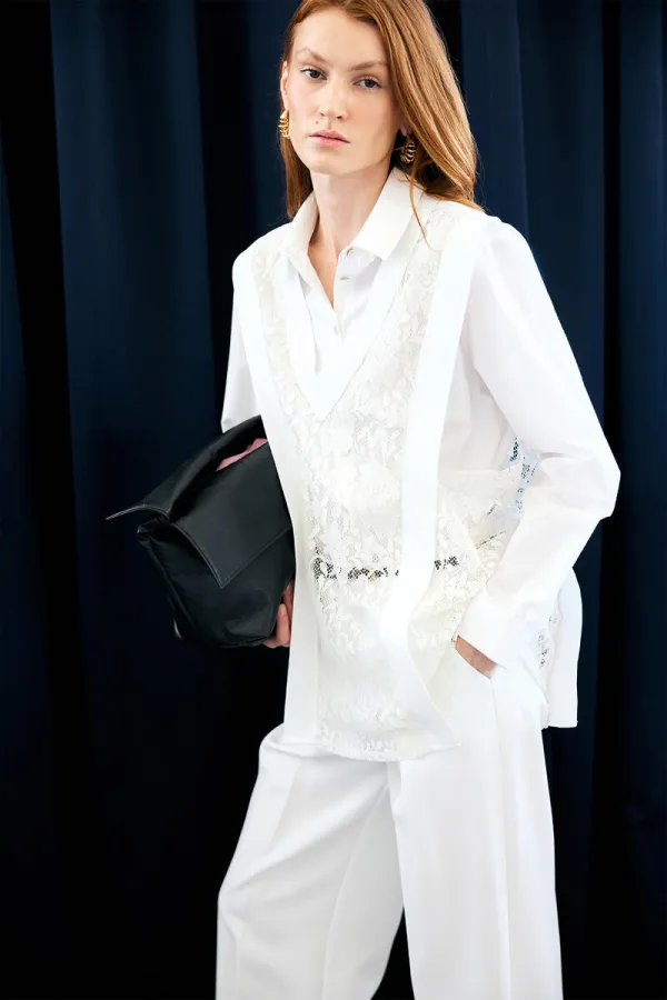 Tunique à col en V et à volants en dentelle