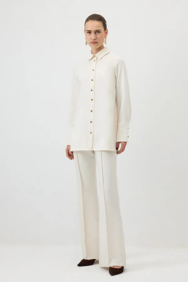 CHEMISE EN CRÊPE À POIGNETS LARGES CHEMISE EN CRÊPE À POIGNETS LARGES