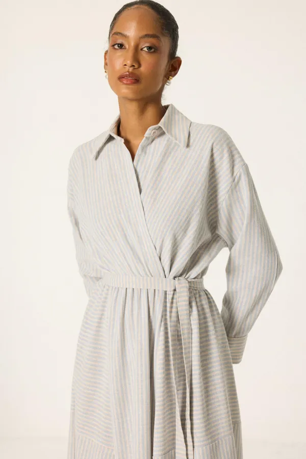 BELİ KUŞAKLI ÇİZGİLİ KETEN ELBİSE