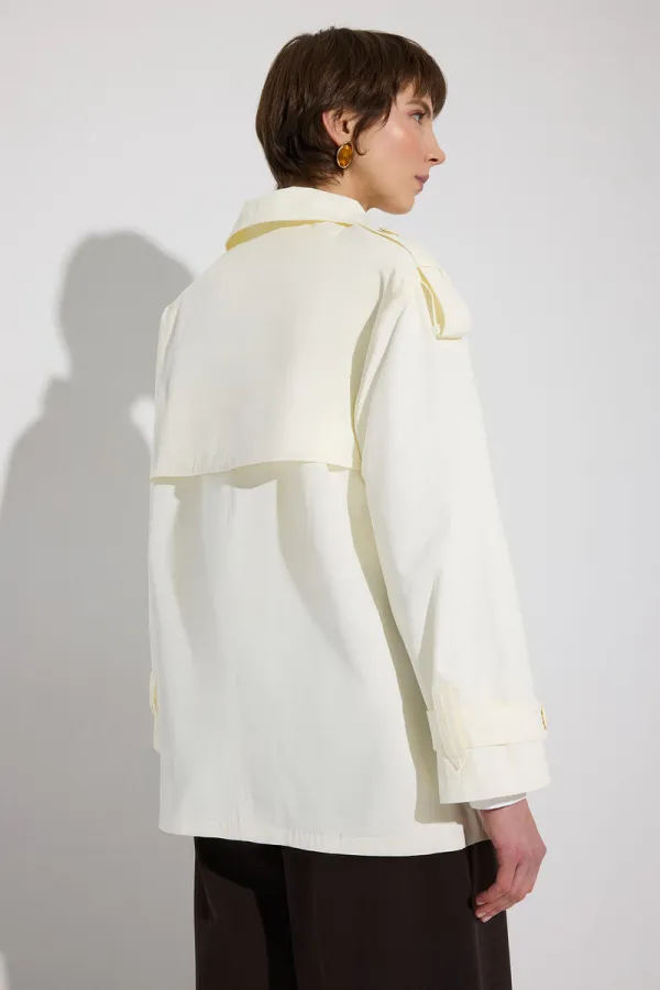 DOUBLE-BREASTED SHORT TRENCH COAT DOUBLE-BREASTED SHORT TRENCH COAT