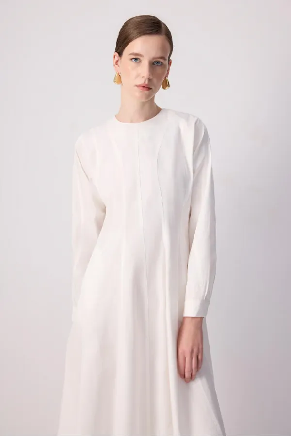 BELE OTURAN PAMUKLU ELBİSE