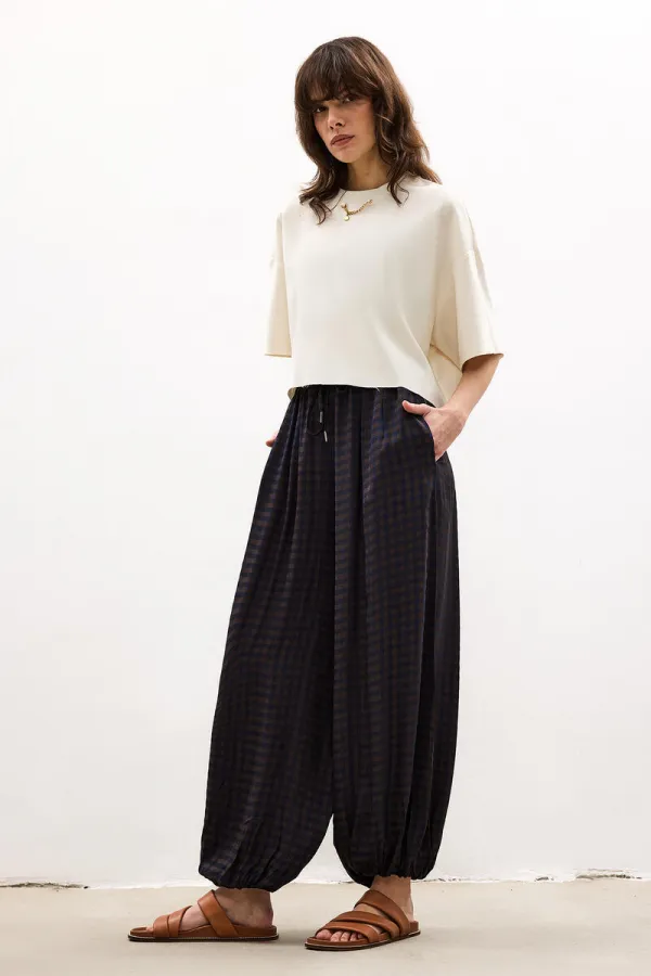 DESENLİ PAÇASI LASTİKLİ PANTOLON