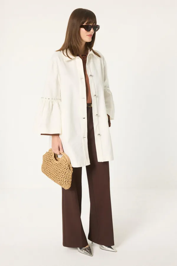 Veste en gabardine avec manches ornées de pierres