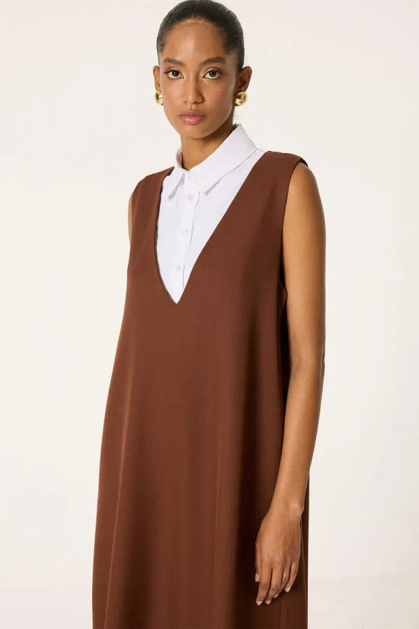 CLEAVAGE COVERING SHIRT COLLAR