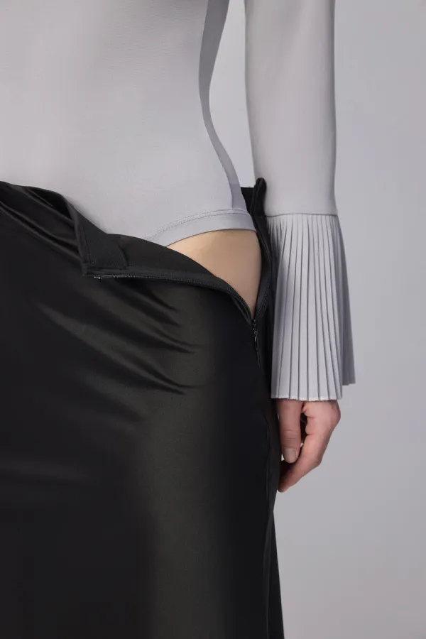 PLEATED CUFF BODY