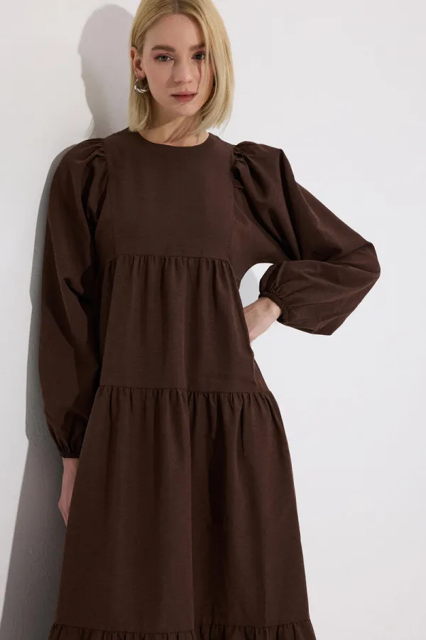 ROBE EN LIN À COL VÉLO