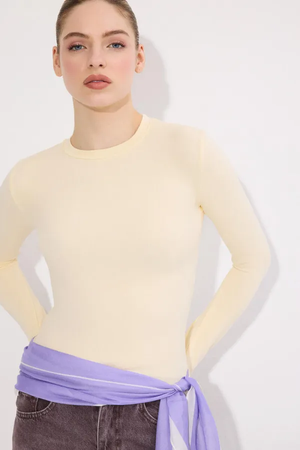 BODY À MANCHES LONGUES ET À MI-CHEVEUX