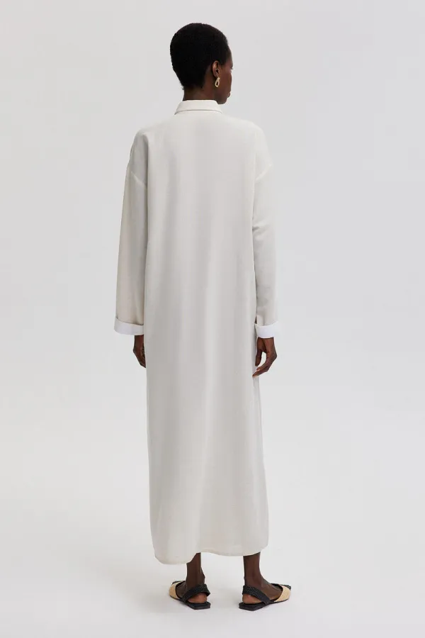 ROBE EN LIN TEXTURÉ AVEC DÉTAILS À RAYURES