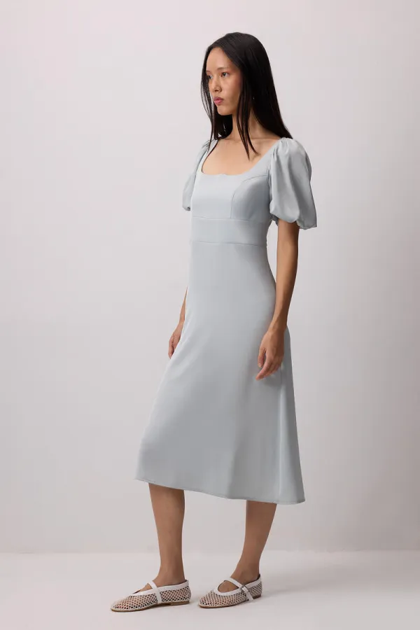 SHORT-SLEEVED DRESS WITH GATHERED SHOULDER