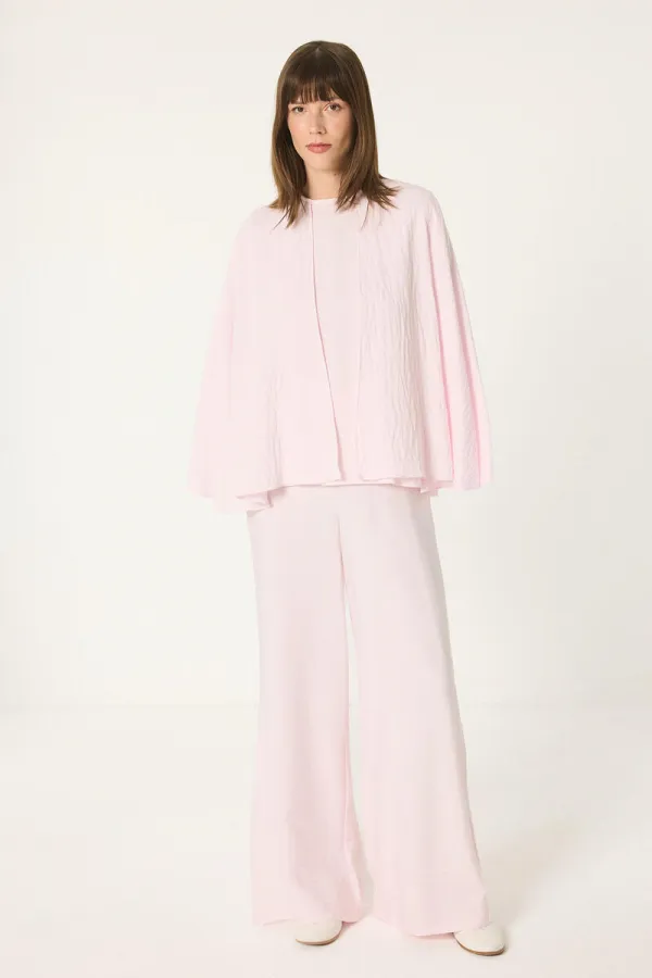 ENSEMBLE CHEMISE À CAPE ET PANTALON À JAMBES LARGES