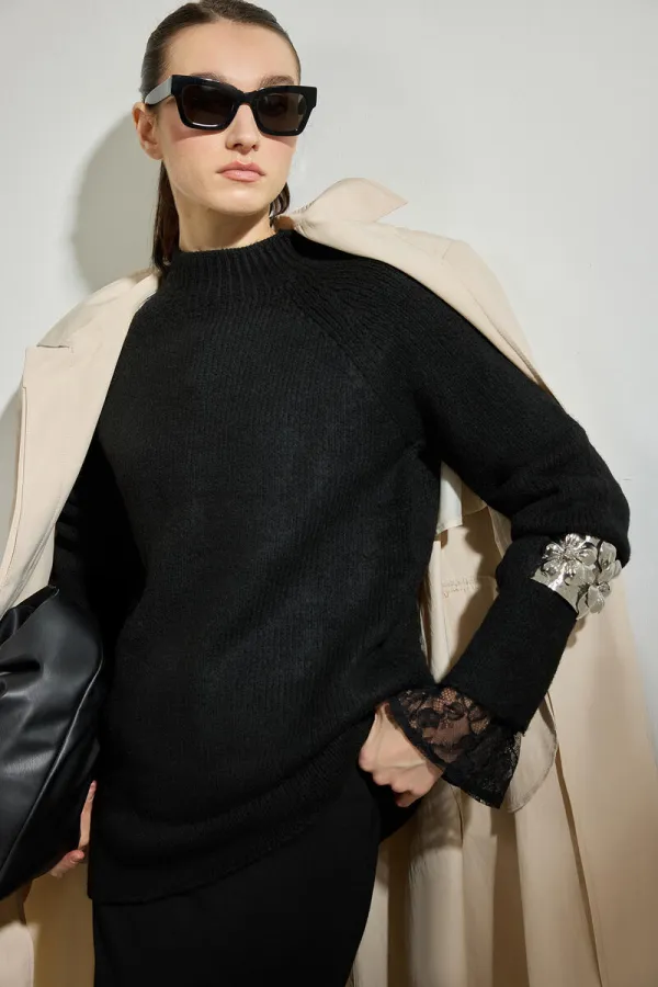 DİK YAKA TRİKO KAZAK