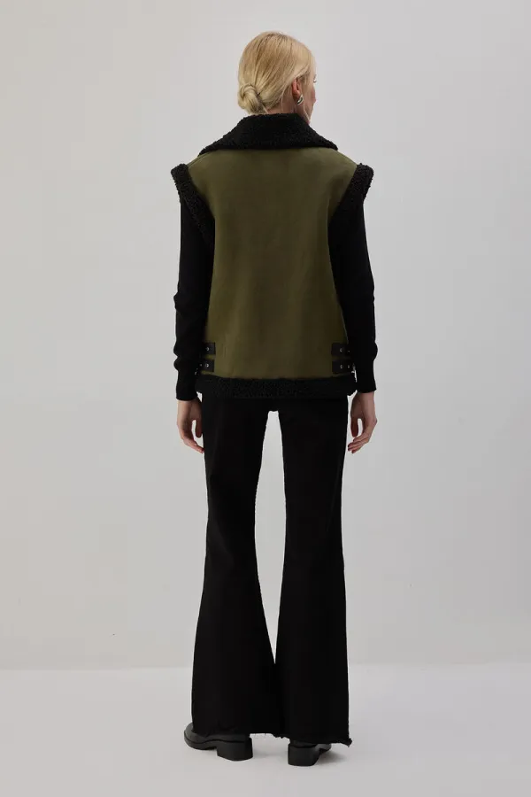 PELUŞ DETAYLI FERMUARLI YELEK