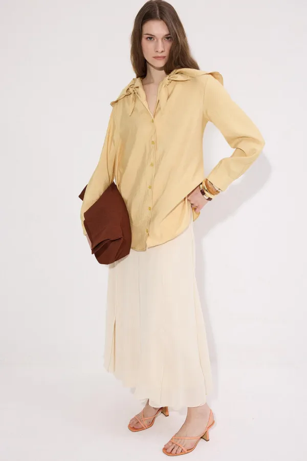 CHEMISE CUPRA AVEC DÉTAIL AU COL