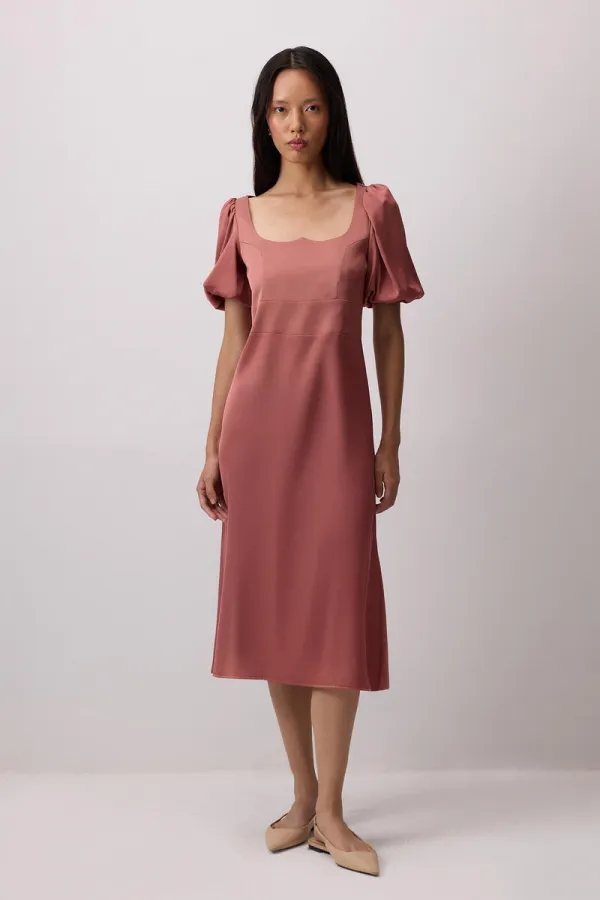 SHORT-SLEEVED DRESS WITH GATHERED SHOULDER
