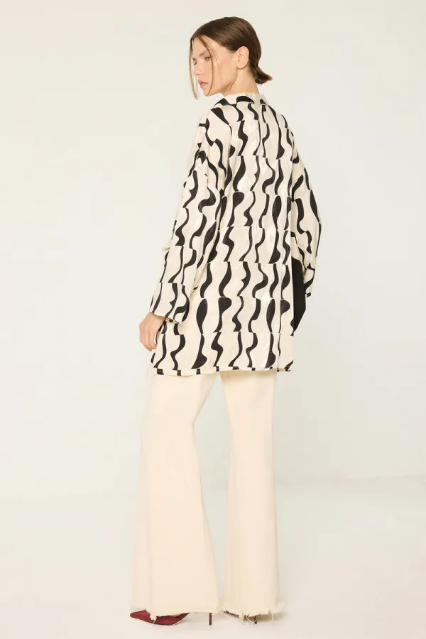 KIMONO EN SATIN À MOTIFS KIMONO EN SATIN À MOTIFS