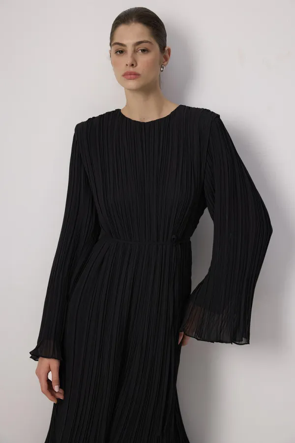 BİYE KEMERLİ PİLİSELİ ŞİFON ELBİSE