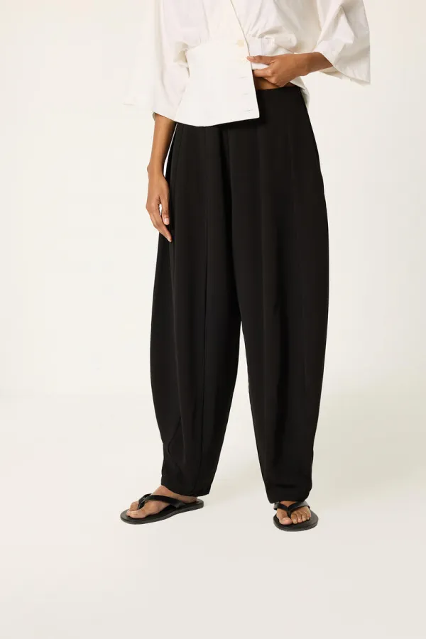 PANTALON EN CRÊPE PLISSÉ