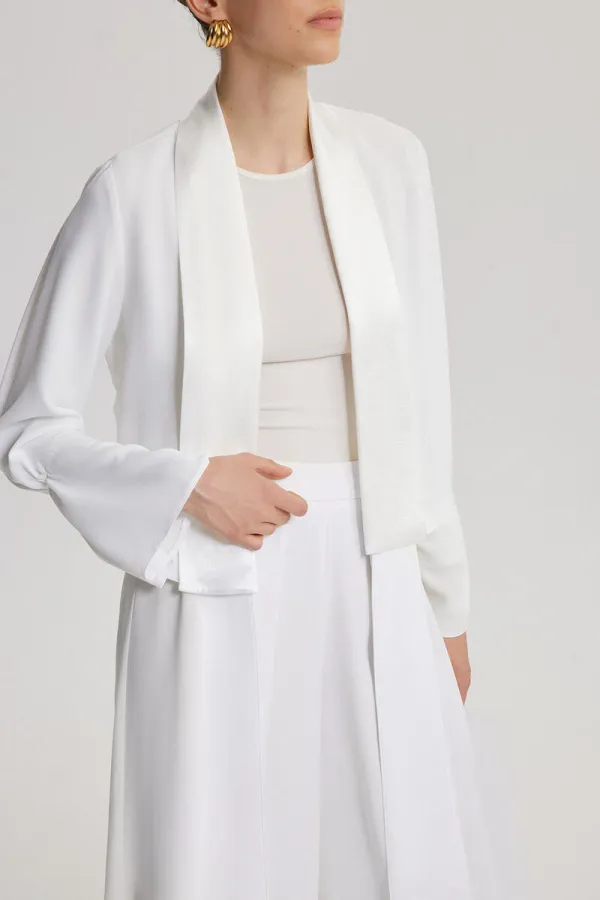 VESTE EN SATIN AVEC DÉTAIL DE CEINTURE