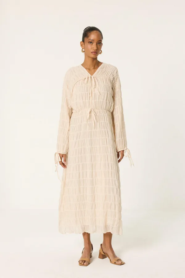 ROBE SPÉCIALE REMBOURRÉE ET FRONCÉE