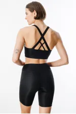 Soutien-gorge de sport légèrement rembourré avec détail au dos (CROSS-TOP)