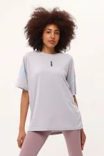 T-shirt de sport imprimé pour femme, idéal pour le fitness et l'entraînement.