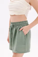 Short en coton Aerobin pour femme de Genius Store, avec poches, tissu infroissable et taille élastique.