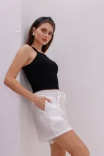 Short en coton Aerobin pour femme de Genius Store, avec poches, tissu infroissable et taille élastique.